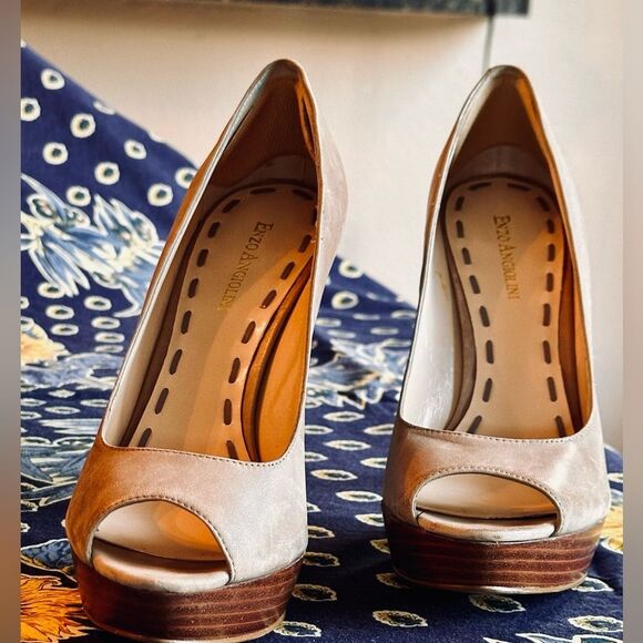 Enzo Angiolini Tan Heels with Peep-Toe Design - Picture 3 of 5